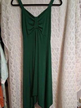 Green Sleeveless Midi Dress with Front Twist